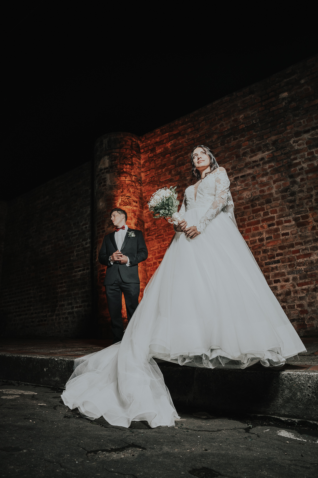 Estilo de fotografía de bodas editorial y emocional
